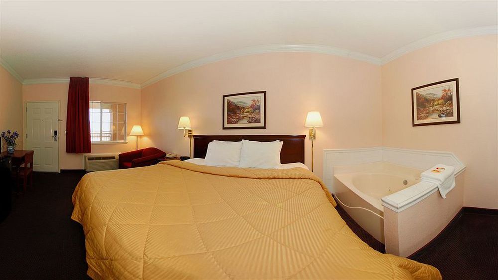 Rodeway Inn Stephenville Esterno foto